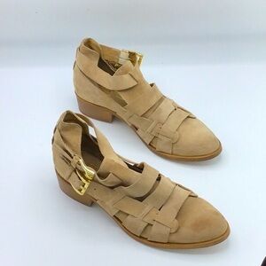 House of Harlow 1960 Amy Cut Out Suede Sand Boot 7.